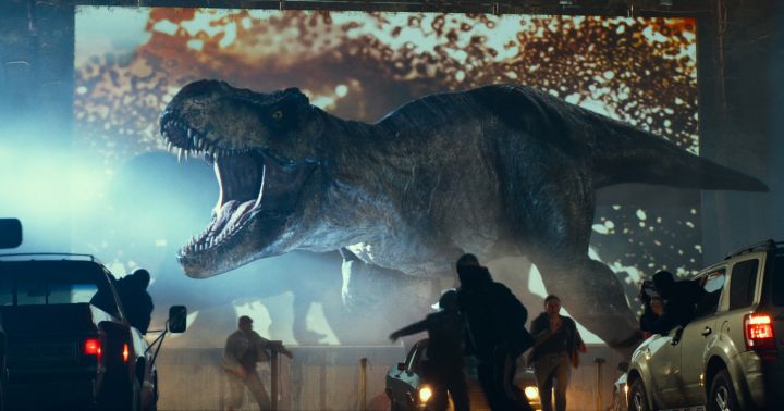 《侏罗纪世界3》导演：新款迅猛龙将登场亮相！