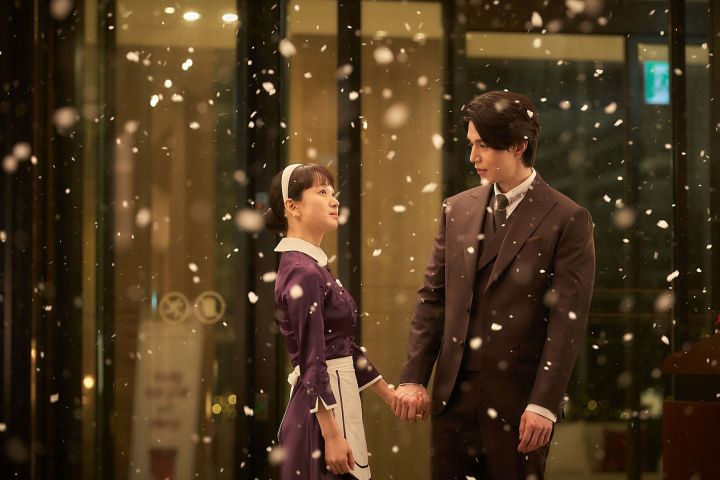 韩国跨年浪漫电影《新年快乐》，林允儿、李栋旭、姜河那、李光洙陪你迎接2022年！