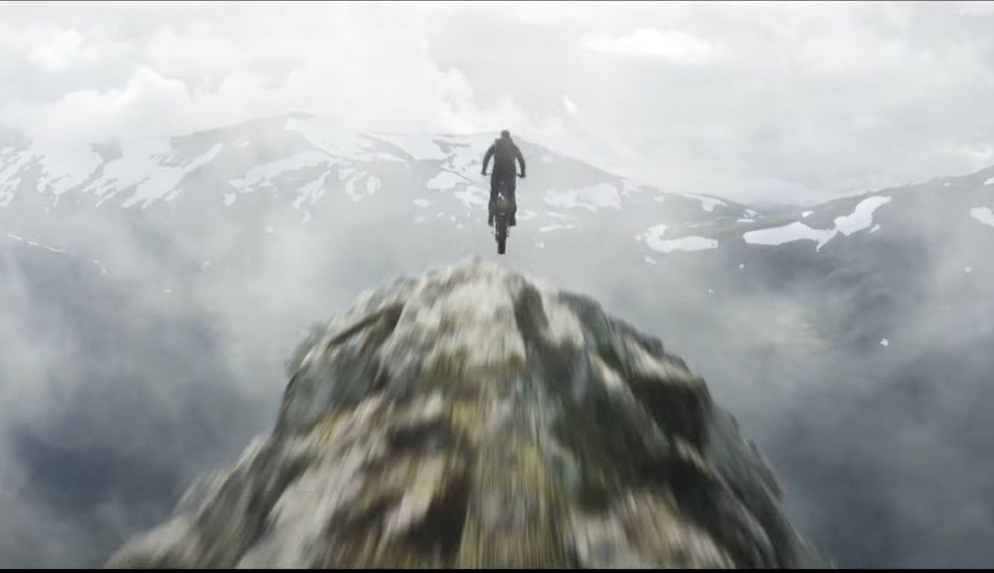 《碟中谍7》首支预告来了！阿汤哥神特技“骑摩托车飞跃峡谷”